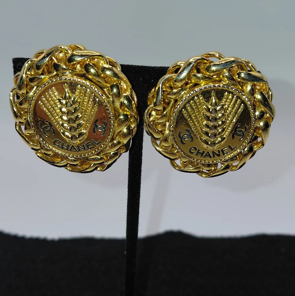 💕Chanel Gold COCO Mark And Wheat Design Clip On Earrings EVG!